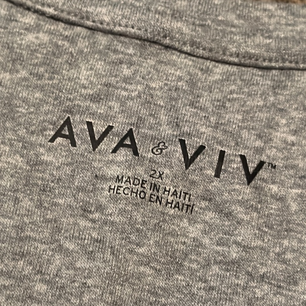 Ava & Viv relaxed fit gray scoop neck tank top (2X) - EUC! - Picture 2 of 8